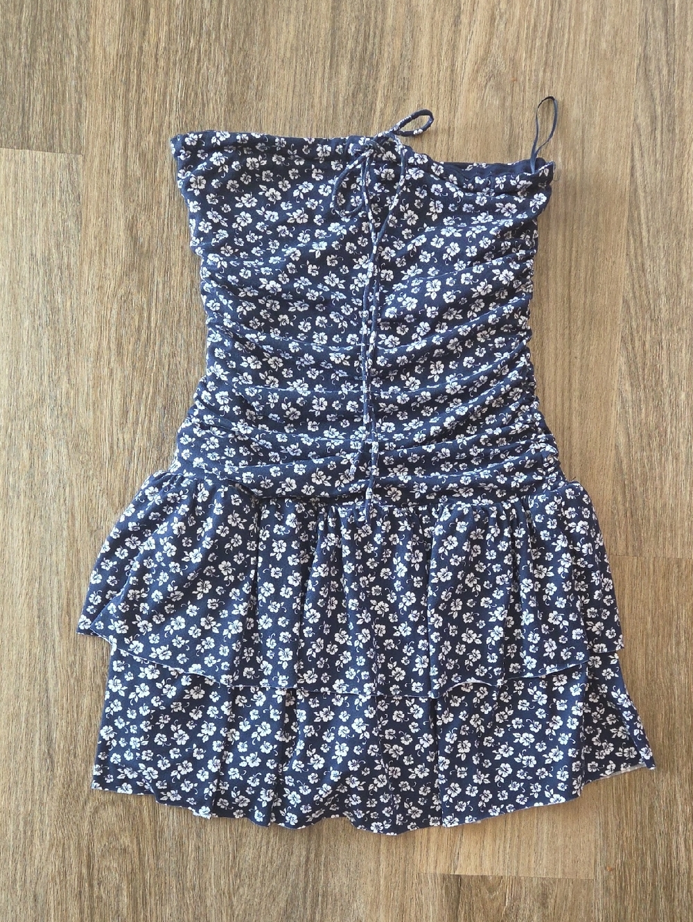 Hollister Navy Strapless Floral Ruffle Romper Size XS